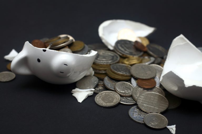 7 Hacks To Improve Personal Finances